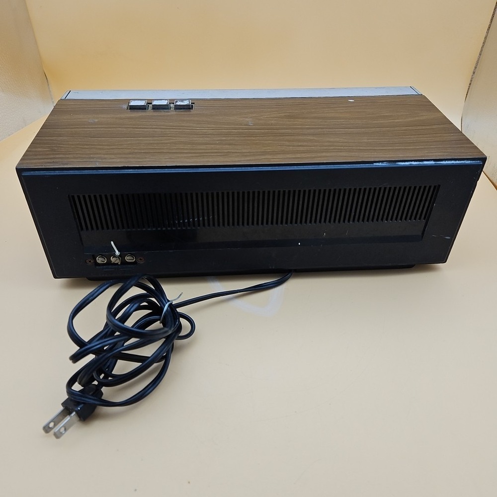 Vintage Flip Clock Radio Sound Design Model 3933 AS IS FOR PARTS - Picture 6 of 8